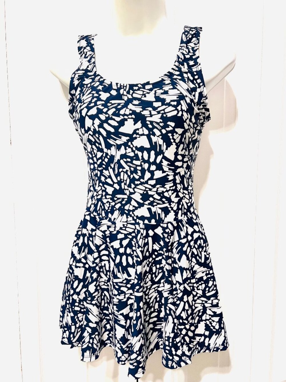 Shore Shapes Swimwear-1 Piece Skirted Swimsuit-Navy/White-Sz. 8-Bodyfit-Summer
